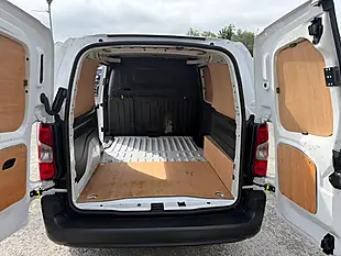 Used 2023 Peugeot Partner Professional Premium White - Interior and Exterior details 16