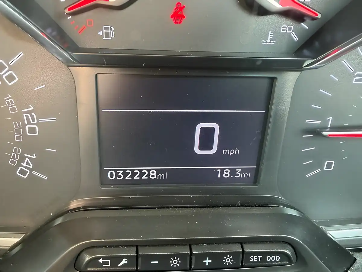 Used 2023 Peugeot Partner Professional Premium White - Interior and Exterior details 20