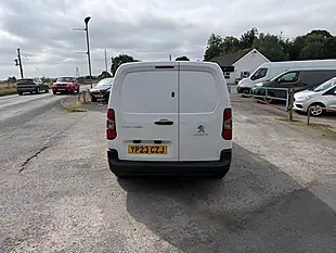 Used 2023 Peugeot Partner Professional Premium White - Interior and Exterior details 5
