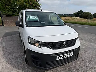 Used 2023 Peugeot Partner Professional Premium White - Interior and Exterior details 7