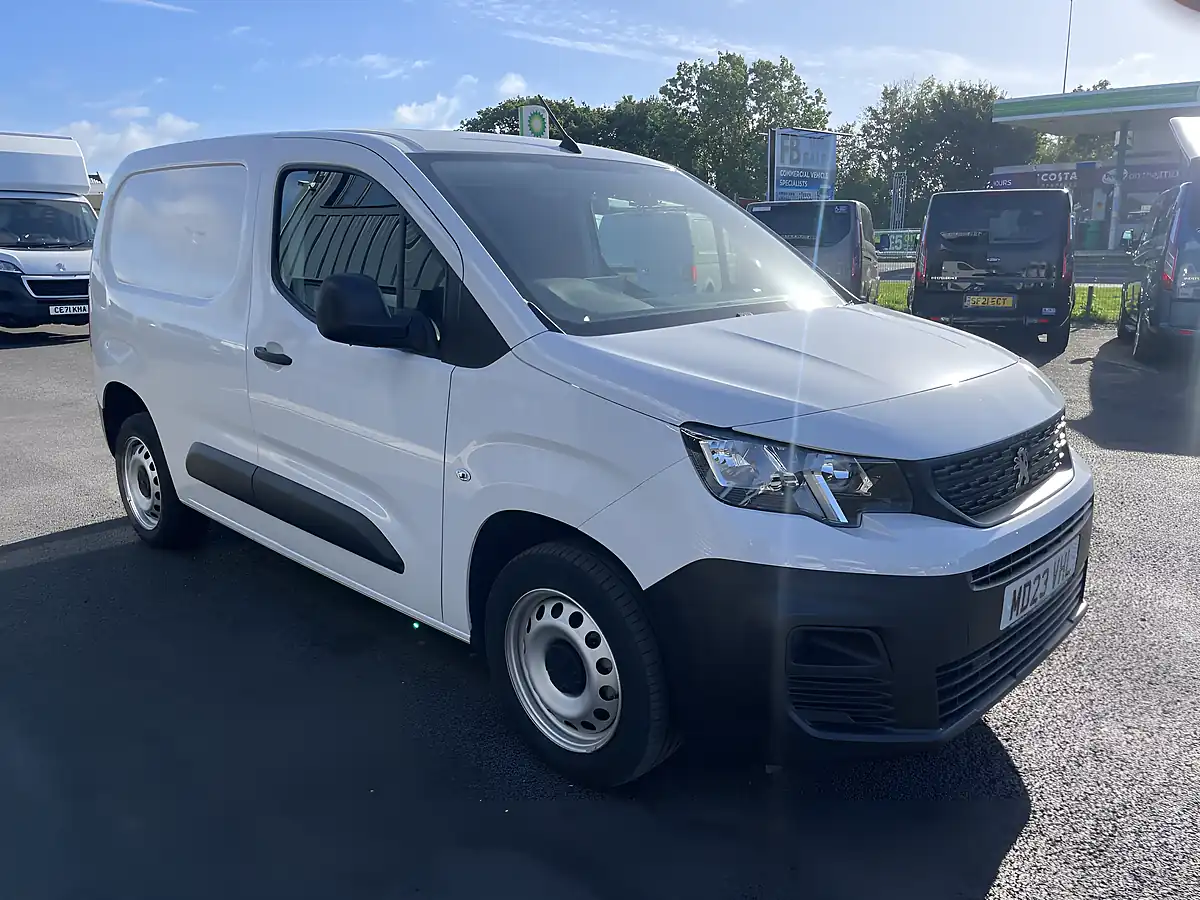 Used 2023 Peugeot Partner Professional Premium+ White - Interior and Exterior details 2