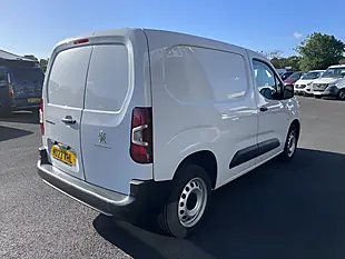 Used 2023 Peugeot Partner Professional Premium+ White - Interior and Exterior details 4