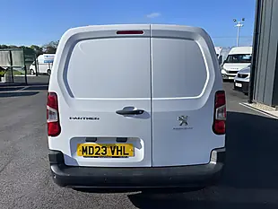 Used 2023 Peugeot Partner Professional Premium+ White - Interior and Exterior details 5