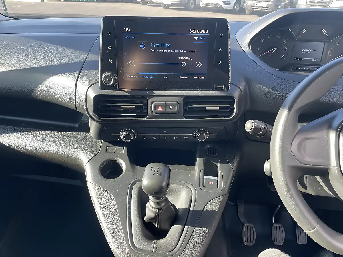 Used 2023 Peugeot Partner Professional Premium+ White - Interior and Exterior details 8