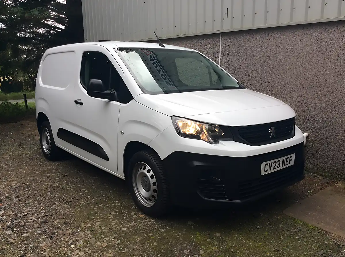 Used 2023 Peugeot Partner Professional Premium+ White - Interior and Exterior details 2