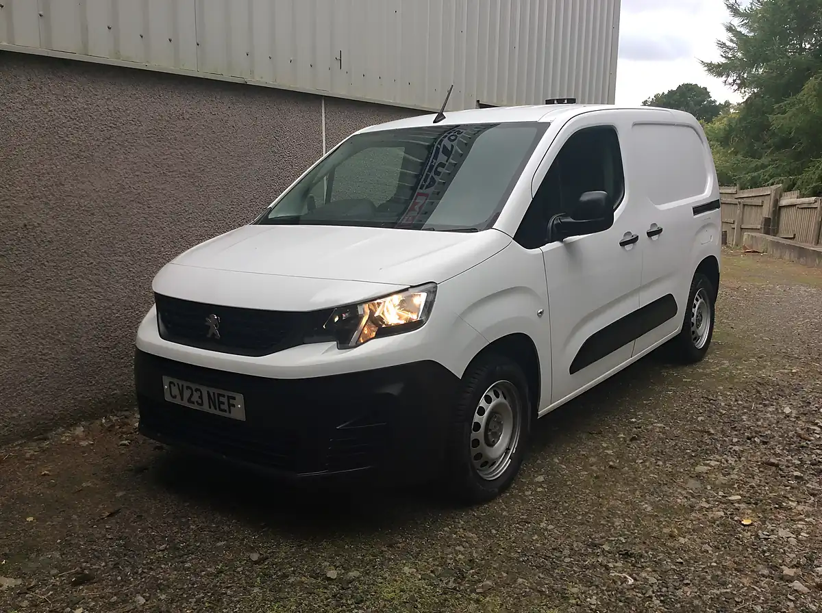 Used 2023 Peugeot Partner Professional Premium+ White - Interior and Exterior details 5