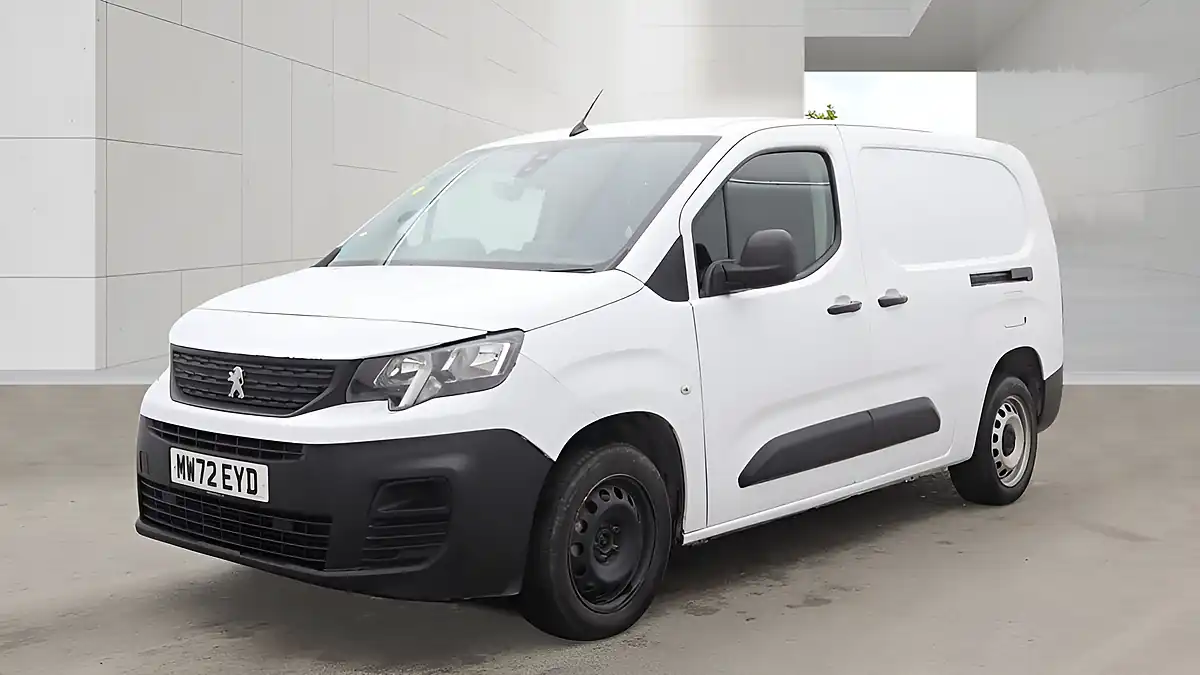 Used 2023 Peugeot Partner Professional Premium White - Interior and Exterior details 2