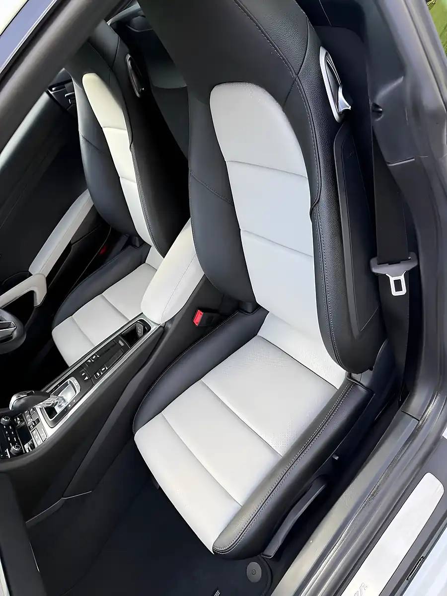 Used 2023 Porsche 718 Cayman Style Edition White - Interior and Exterior details 16