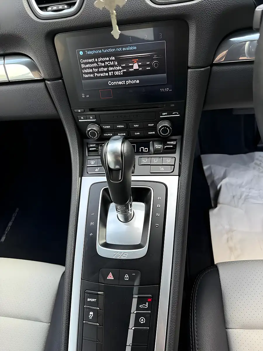 Used 2023 Porsche 718 Cayman Style Edition White - Interior and Exterior details 18