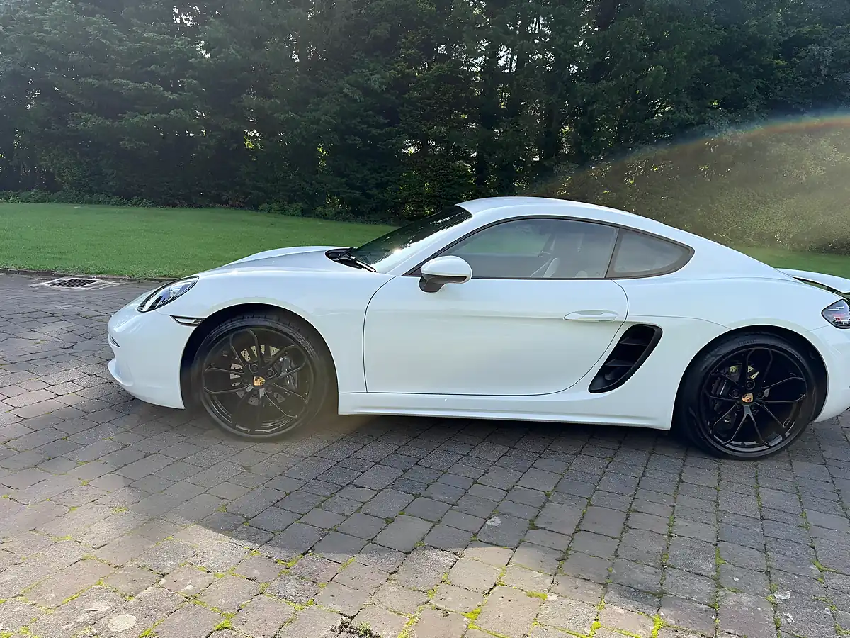 Used 2023 Porsche 718 Cayman Style Edition White - Interior and Exterior details 7