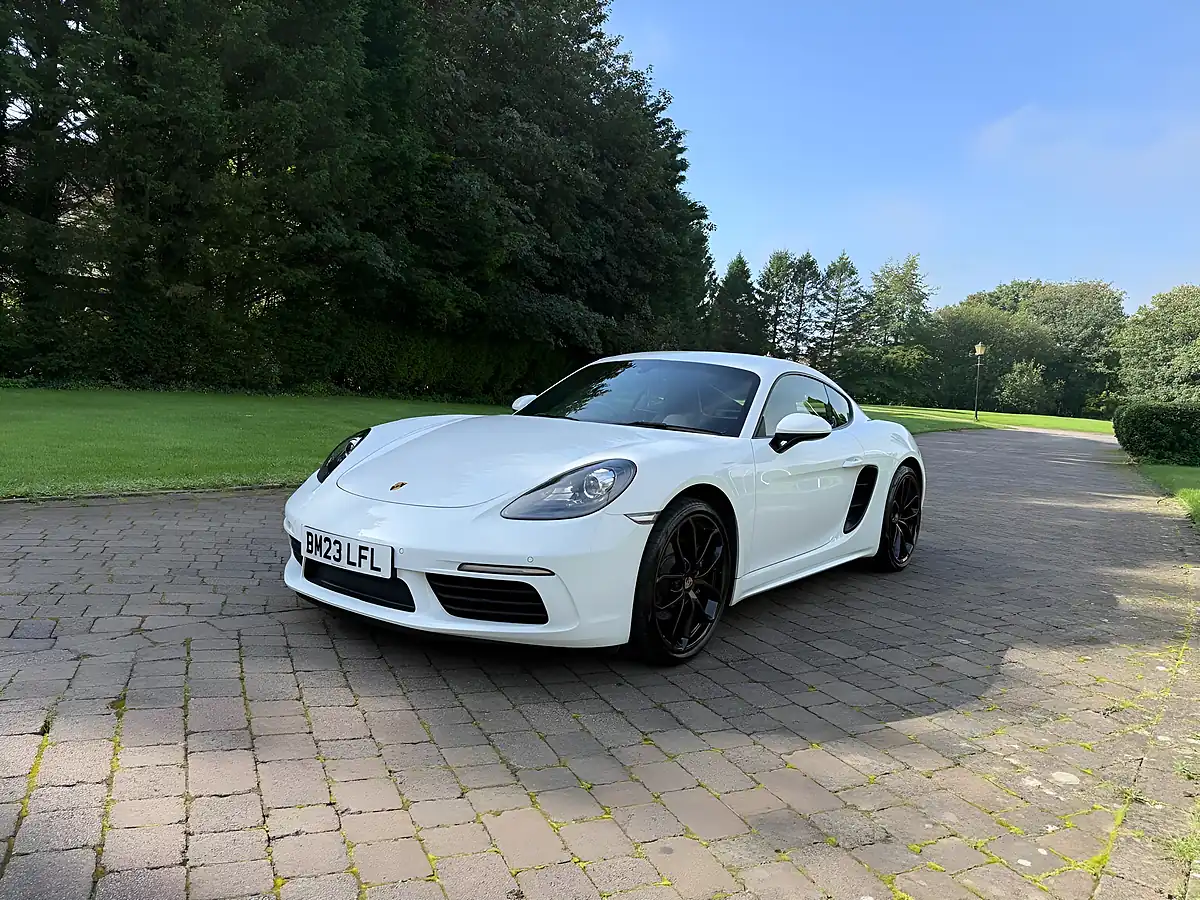 Used 2023 Porsche 718 Cayman Style Edition White - Interior and Exterior details 8