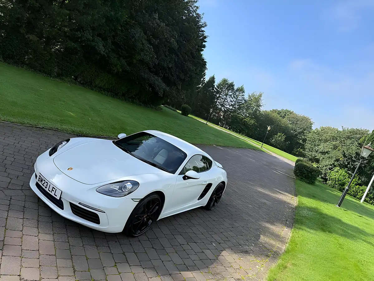 Used 2023 Porsche 718 Cayman Style Edition White - Interior and Exterior details 9