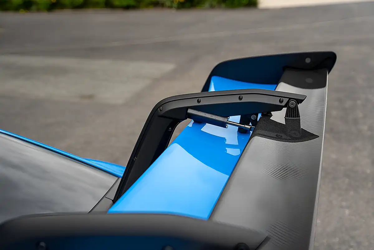 Used 2023 Porsche 911 992 GT3 RS Weissach Shark Blue - Interior and Exterior details 18