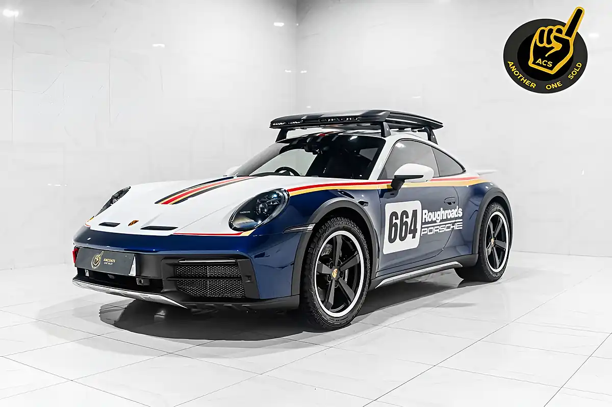 Used 2023 Porsche 911 Dakar Multi-Colour - Interior and Exterior details 2