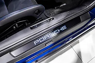 Used 2023 Porsche 911 Dakar Multi-Colour - Interior and Exterior details 5
