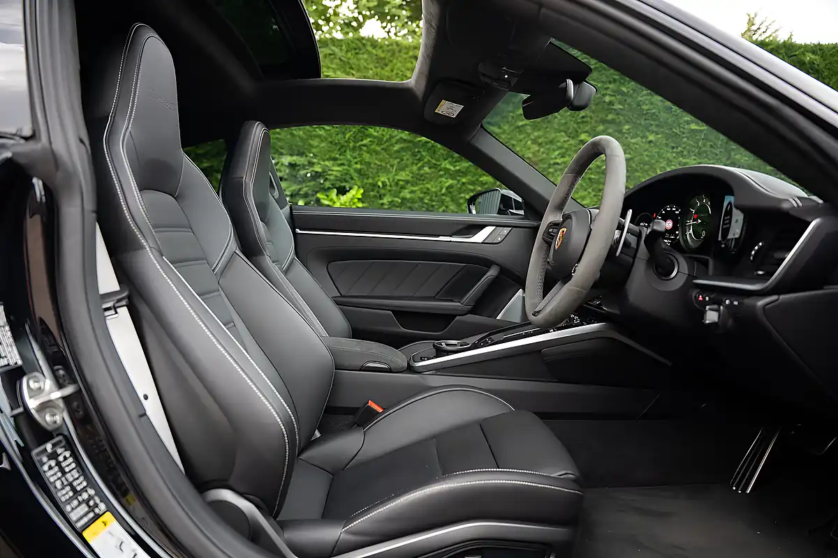 Used 2023 Porsche 911 T Black - Interior and Exterior details 11