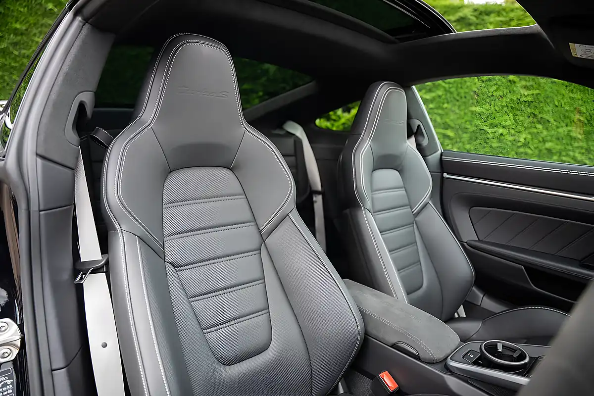 Used 2023 Porsche 911 T Black - Interior and Exterior details 3