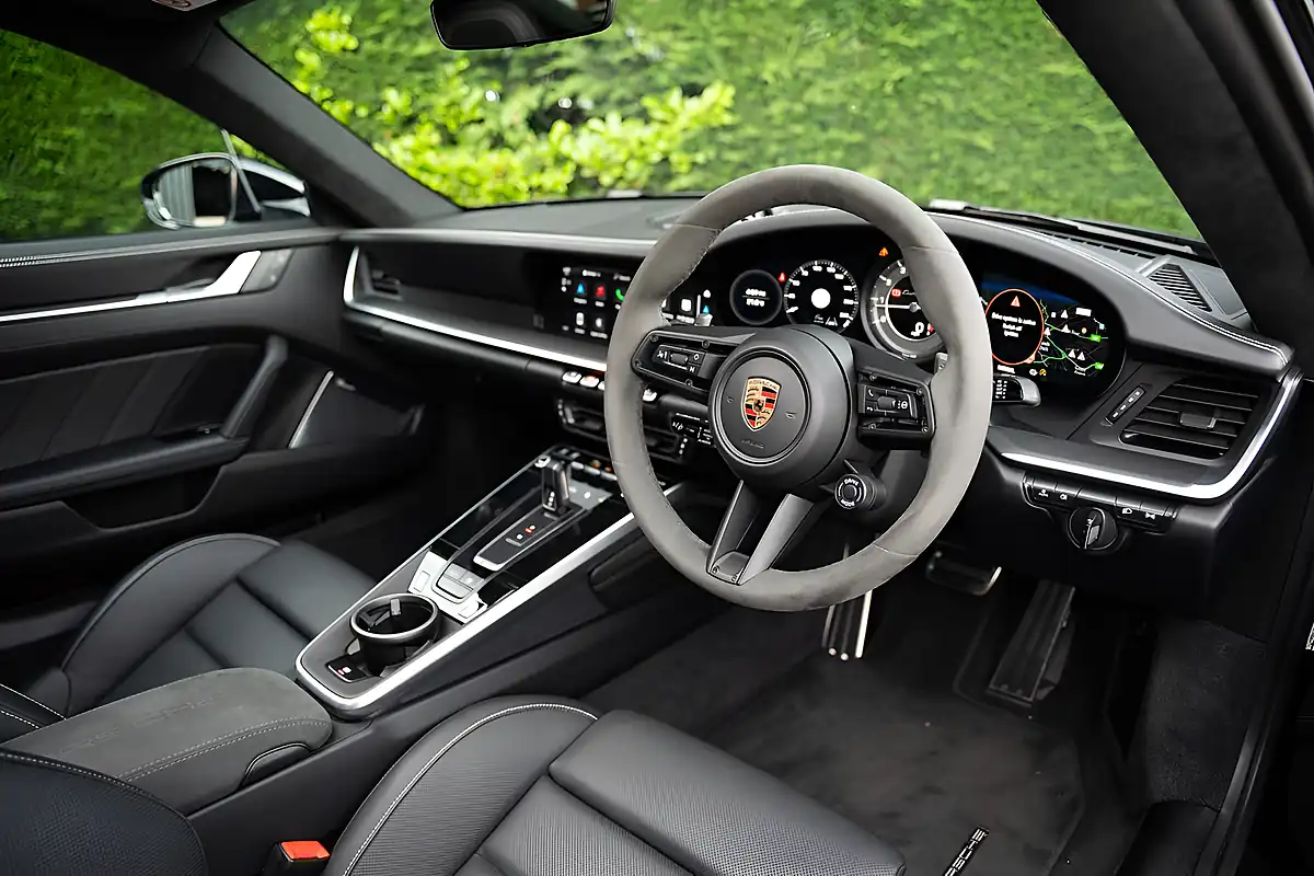 Used 2023 Porsche 911 T Black - Interior and Exterior details 4