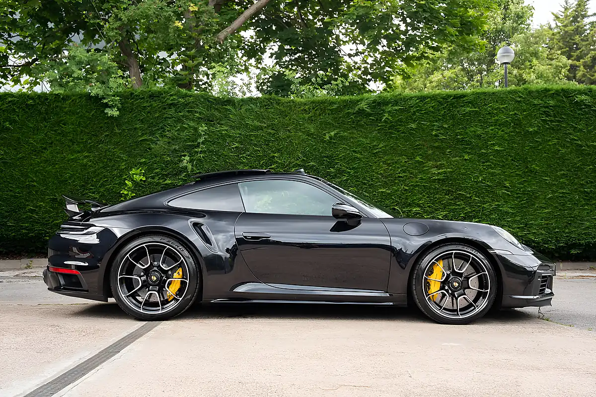 Used 2023 Porsche 911 T Black - Interior and Exterior details 6