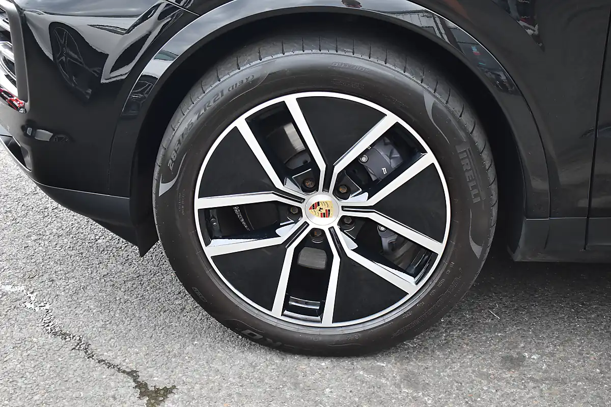 Used 2023 Porsche Cayenne Chromite Black - Interior and Exterior details 19
