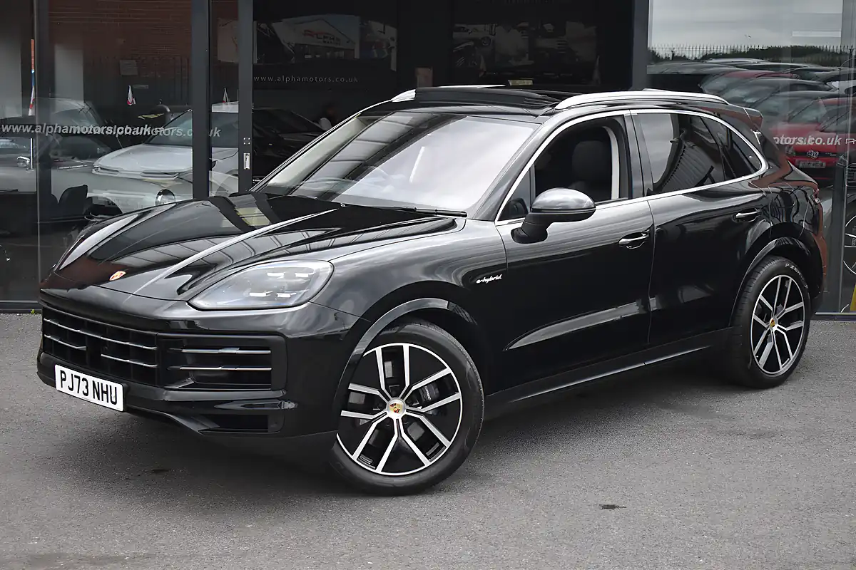 Used 2023 Porsche Cayenne Chromite Black - Interior and Exterior details 4