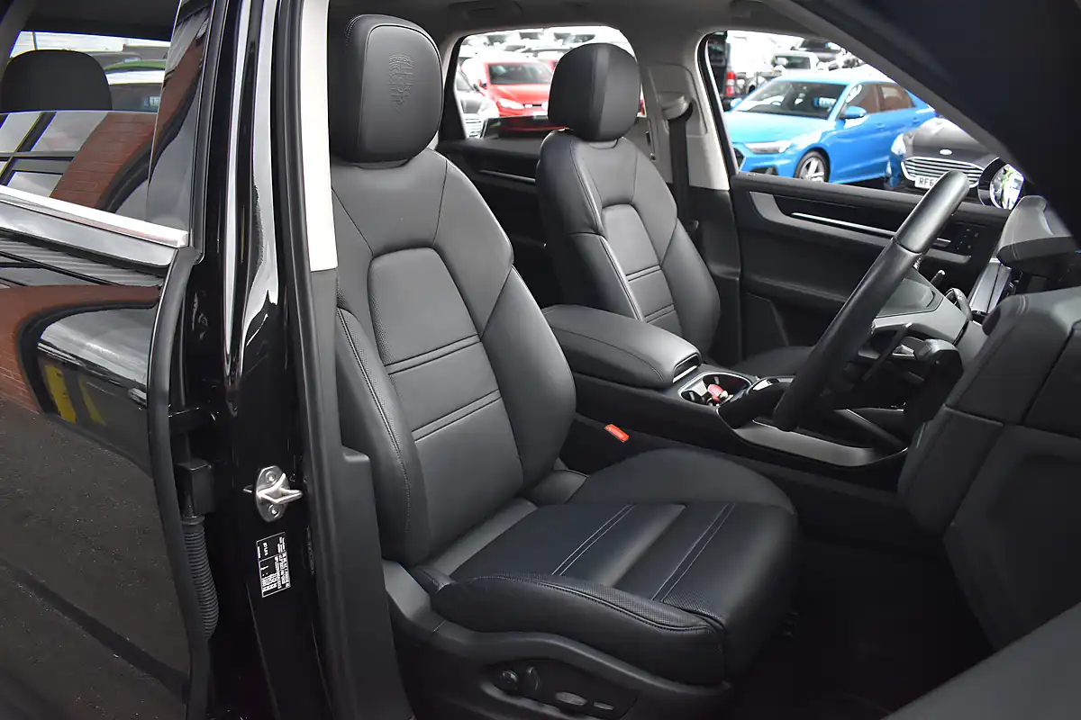 Used 2023 Porsche Cayenne Chromite Black - Interior and Exterior details 7