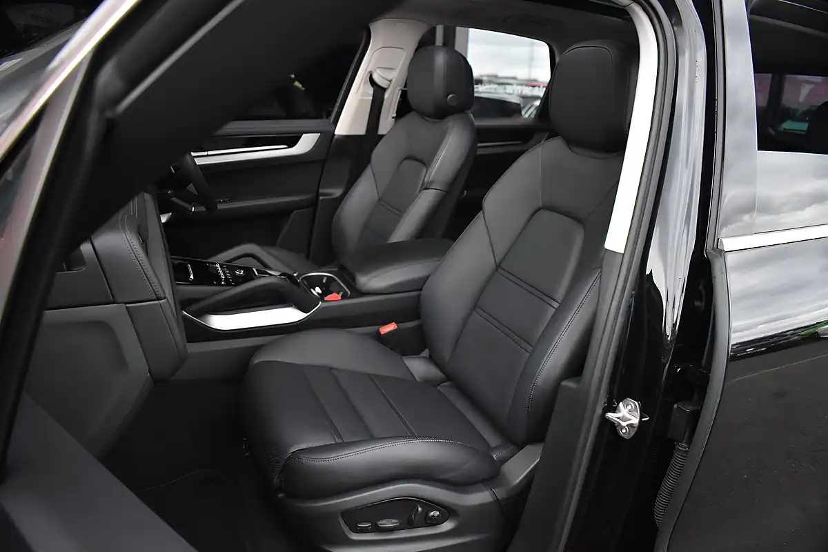 Used 2023 Porsche Cayenne Chromite Black - Interior and Exterior details 9