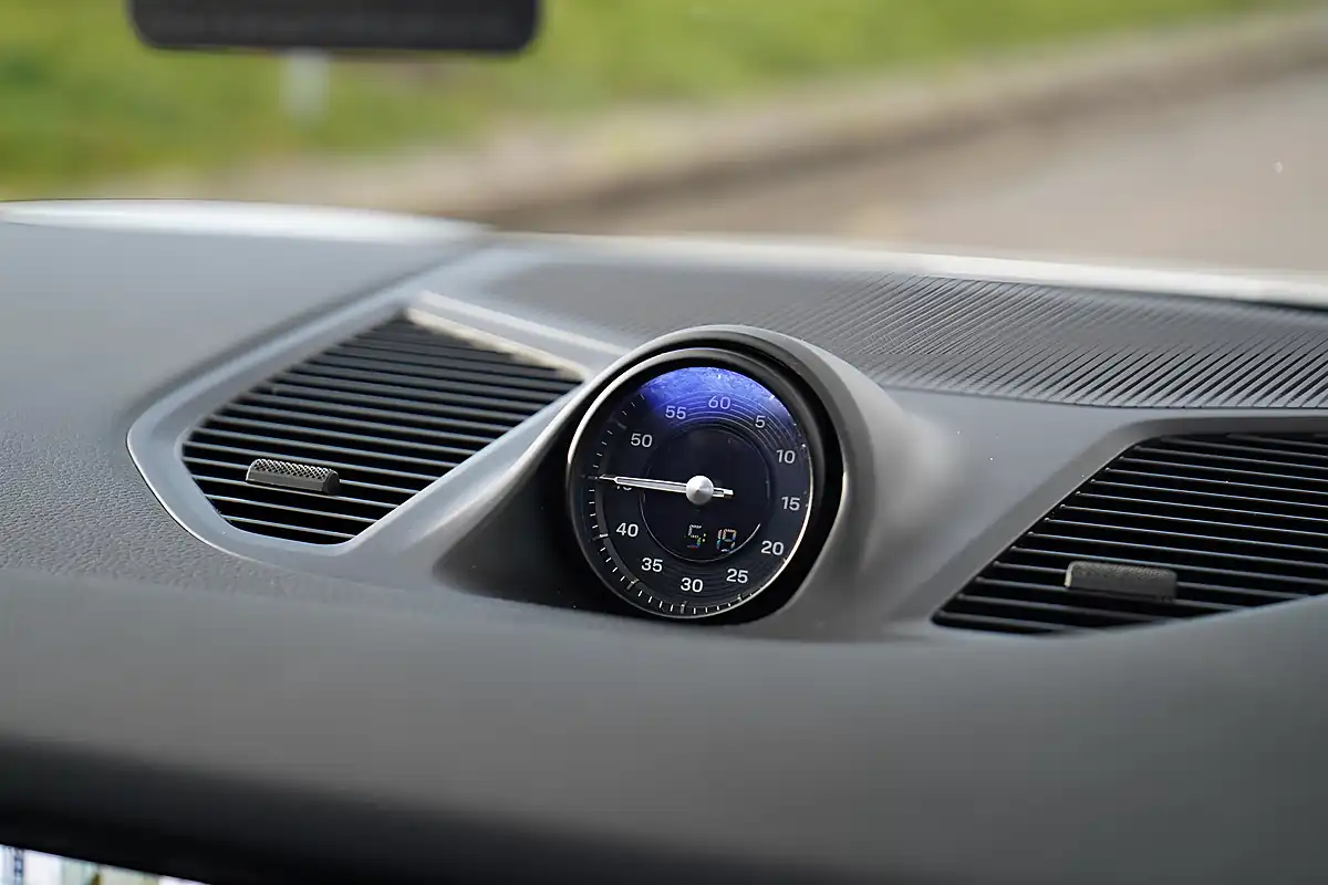 Used 2023 Porsche Cayenne Panroof+sport Design Pack White - Interior and Exterior details 12