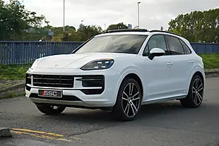 Used 2023 Porsche Cayenne Panroof+sport Design Pack White - Interior and Exterior details 6