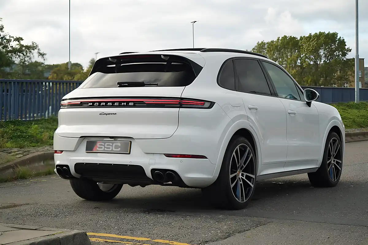 Used 2023 Porsche Cayenne Panroof+sport Design Pack White - Interior and Exterior details 8
