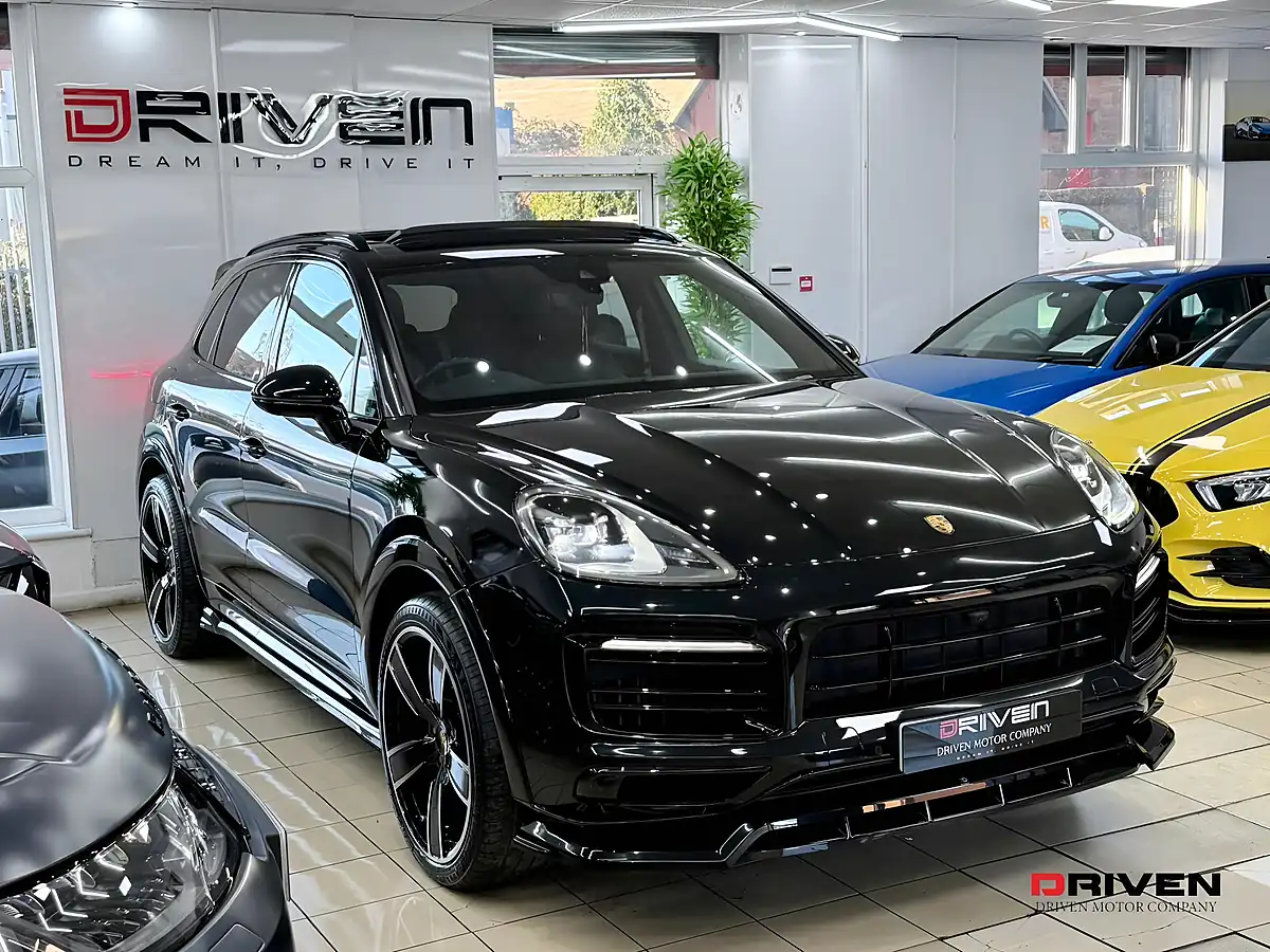 Used 2023 Porsche Cayenne Platinum Edition Black - Interior and Exterior details 10