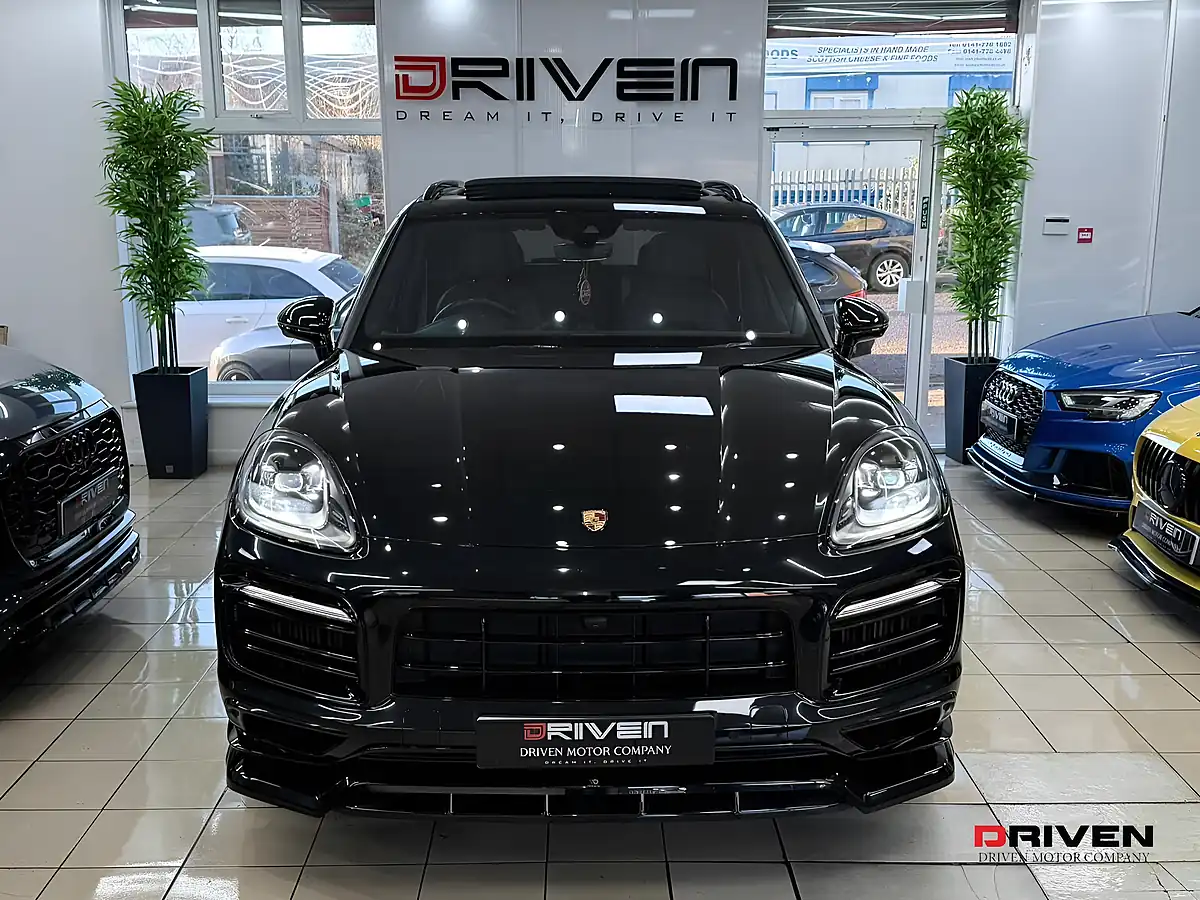 Used 2023 Porsche Cayenne Platinum Edition Black - Interior and Exterior details 3