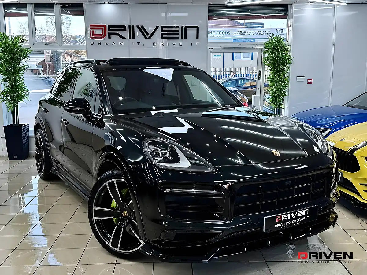 Used 2023 Porsche Cayenne Platinum Edition Black - Interior and Exterior details 9