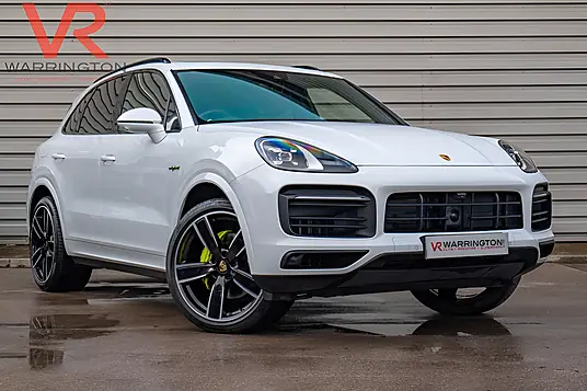 2023 Porsche Cayenne 3.0 V6 E-Hybrid Platinum Edition