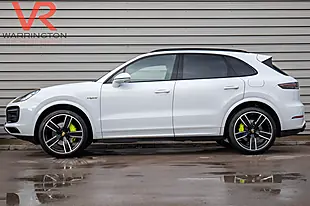 Used 2023 Porsche Cayenne Platinum Edition Carrera White Metallic - Interior and Exterior details 9