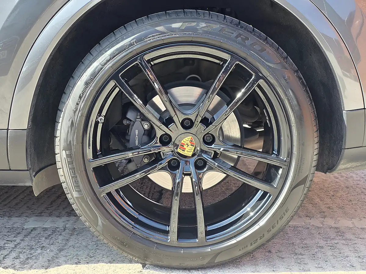 Used 2023 Porsche Cayenne S Grey - Interior and Exterior details 11