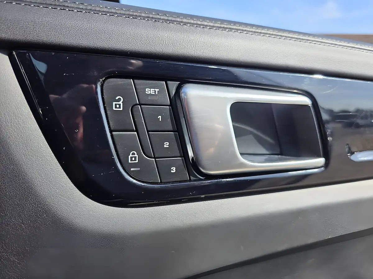 Used 2023 Porsche Cayenne S Grey - Interior and Exterior details 17