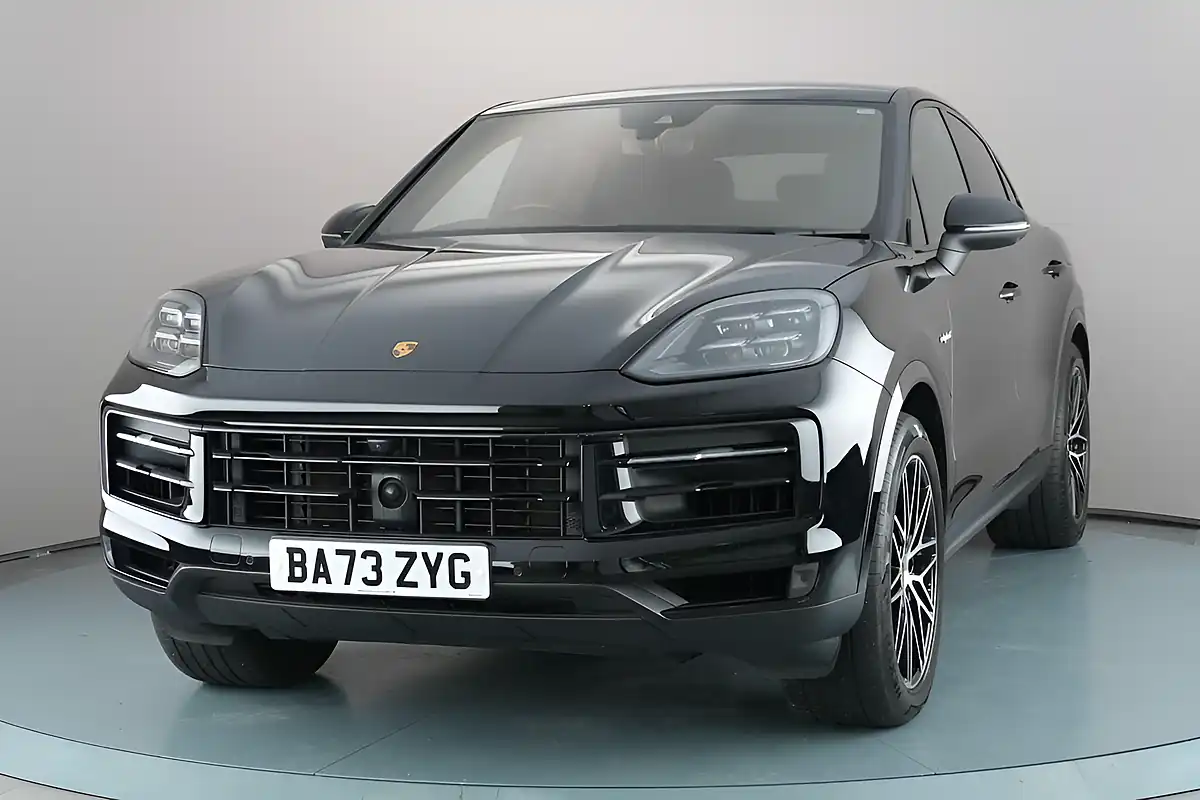 Used 2023 Porsche Cayenne Tiptronics Black - Interior and Exterior details 3