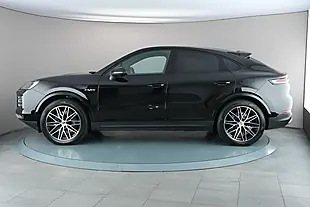 Used 2023 Porsche Cayenne Tiptronics Black - Interior and Exterior details 5