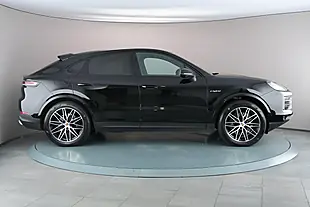 Used 2023 Porsche Cayenne Tiptronics Black - Interior and Exterior details 8