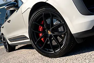 Used 2023 Porsche Macan Gts Crayon - Interior and Exterior details 10