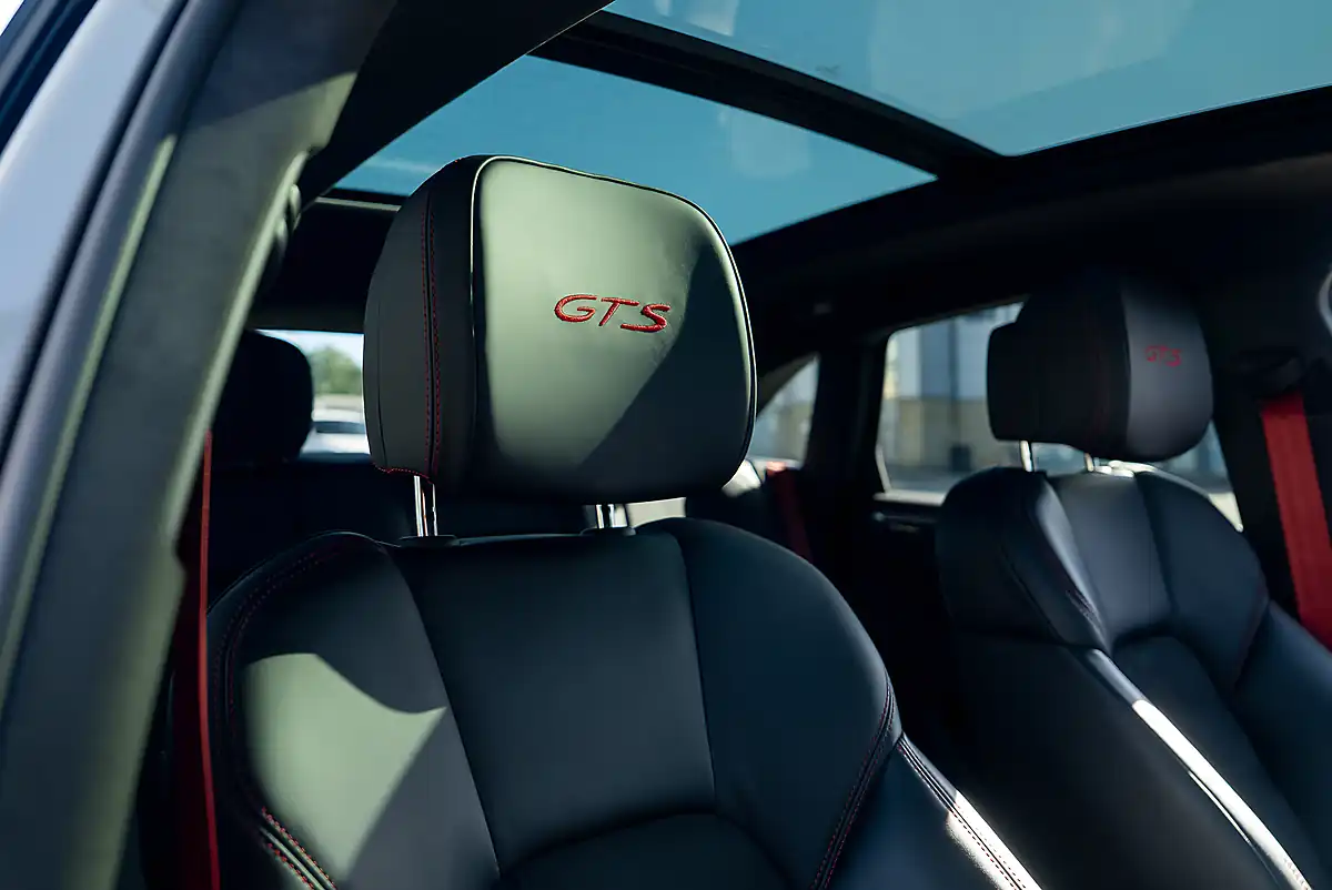 Used 2023 Porsche Macan Gts Crayon - Interior and Exterior details 11