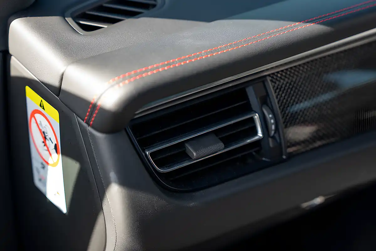 Used 2023 Porsche Macan Gts Crayon - Interior and Exterior details 15