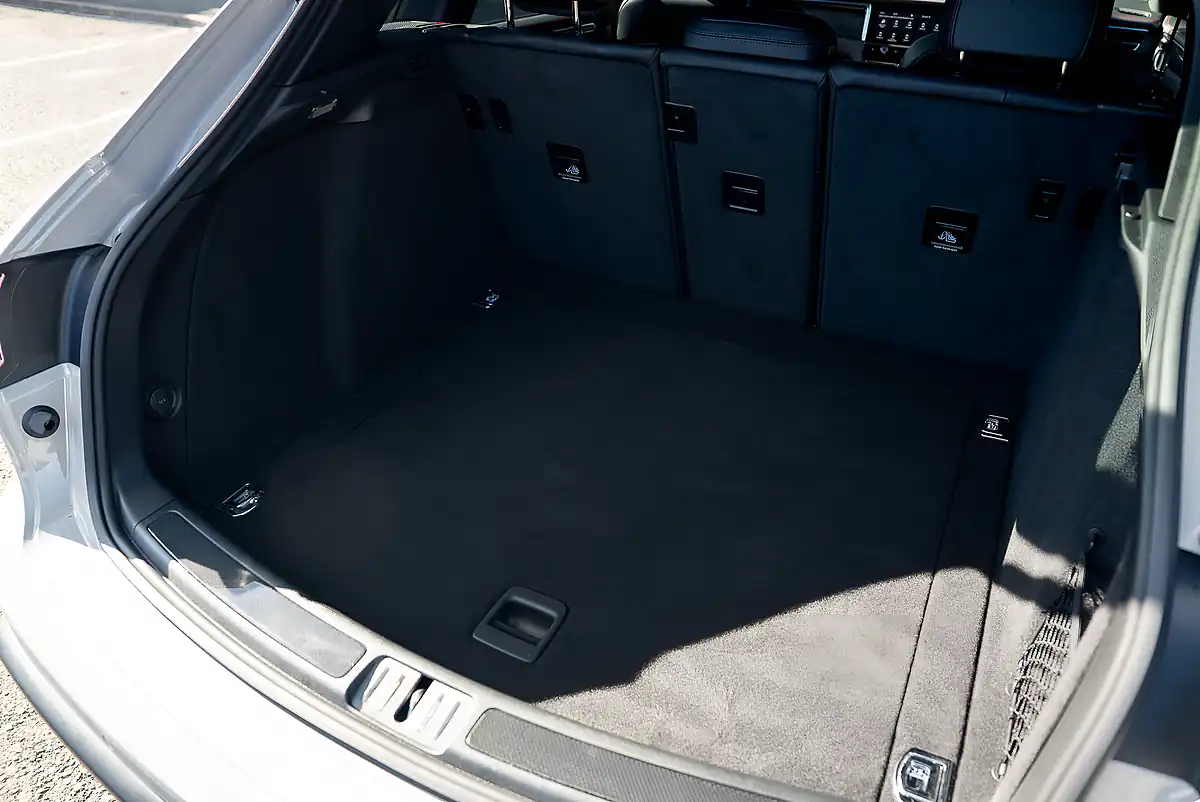 Used 2023 Porsche Macan Gts Crayon - Interior and Exterior details 20