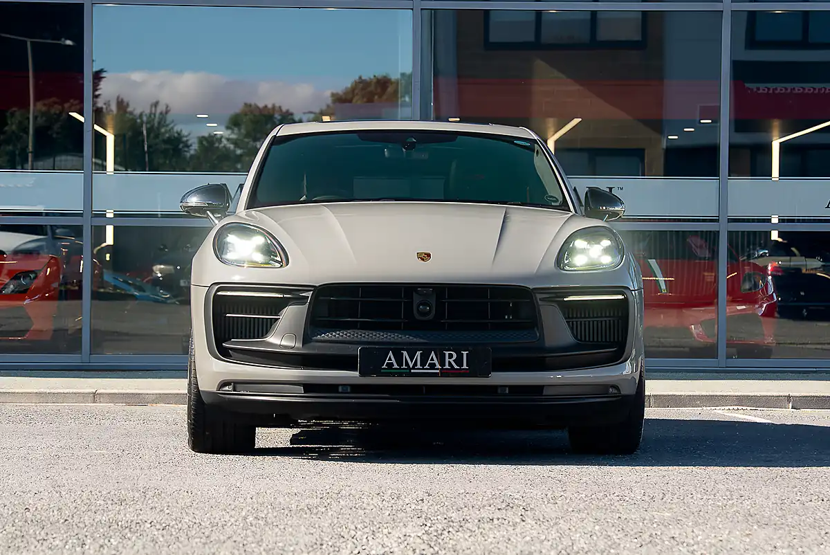 Used 2023 Porsche Macan Gts Crayon - Interior and Exterior details 4