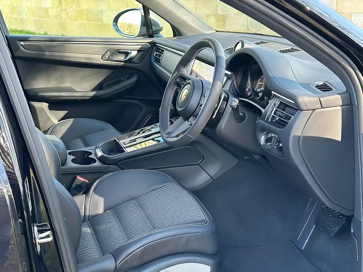 Used 2023 Porsche Macan Macan T Jet Black - Interior and Exterior details 10