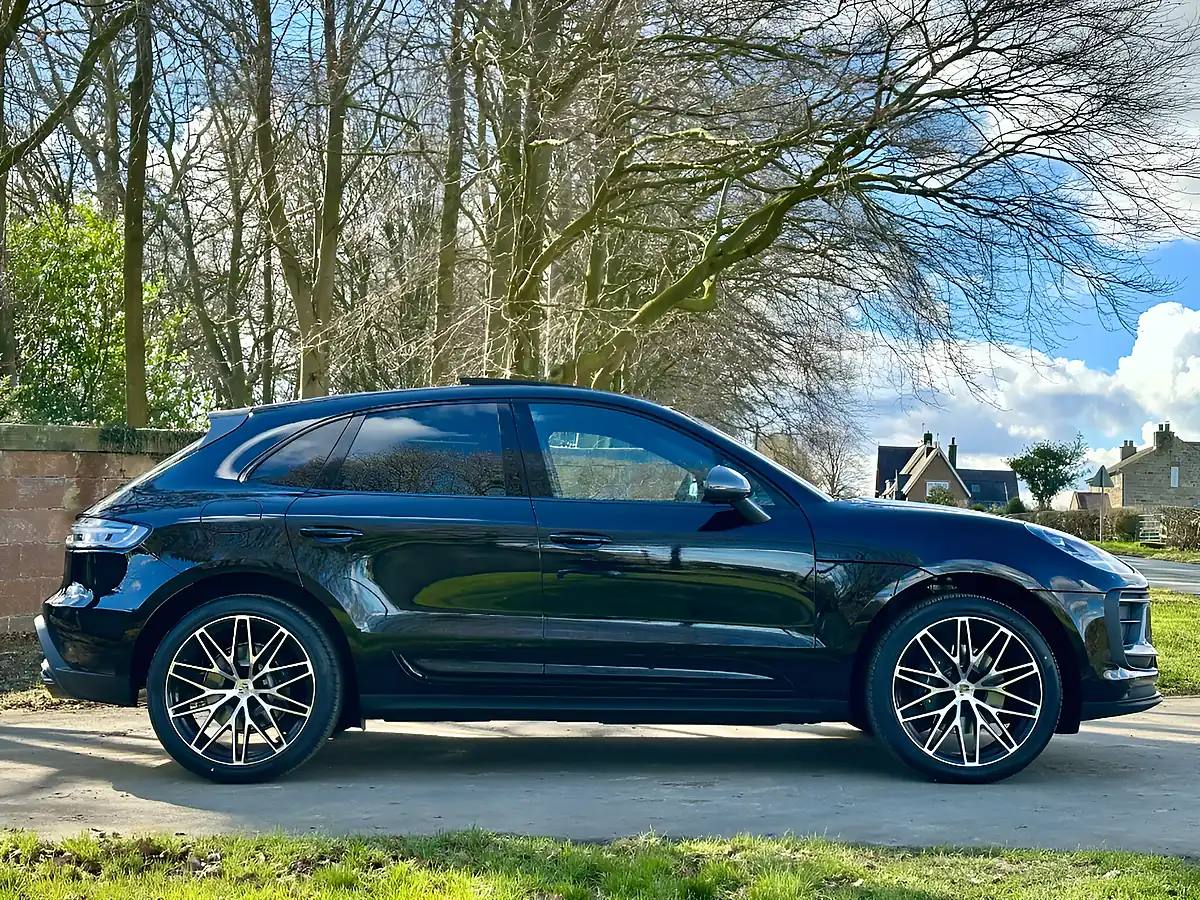 Used 2023 Porsche Macan Macan T Jet Black - Interior and Exterior details 3