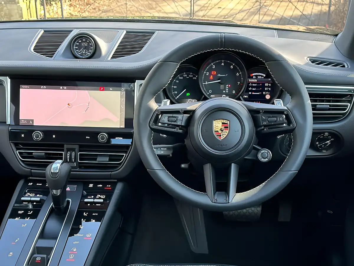Used 2023 Porsche Macan Macan T Jet Black - Interior and Exterior details 9