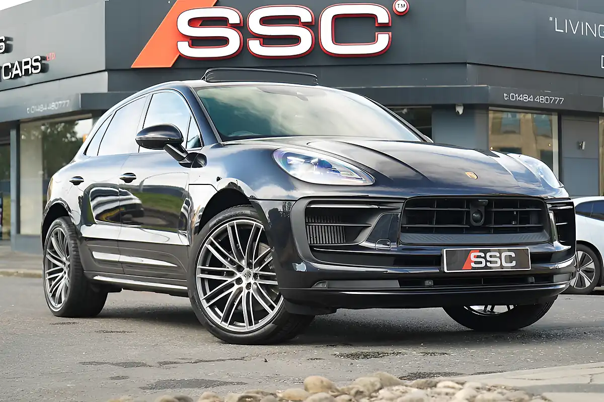 Used 2023 Porsche Macan S Black - Front View