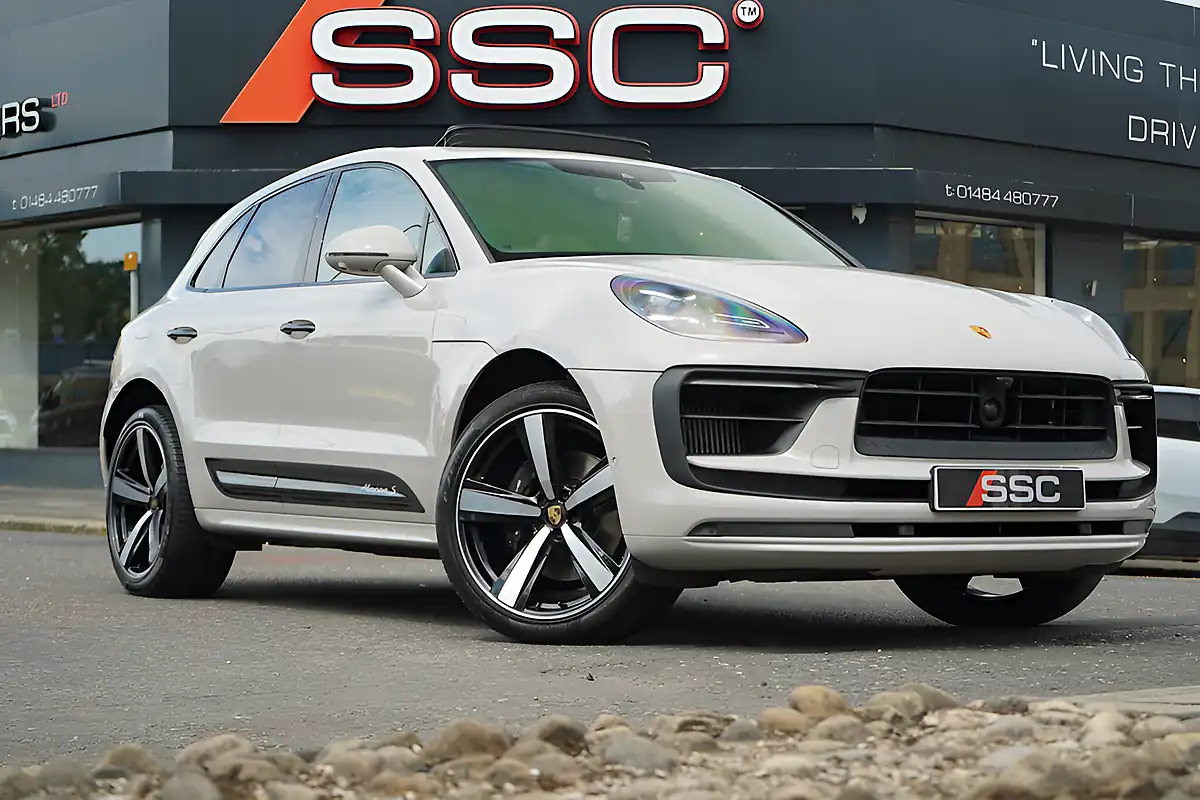 Used 2023 Porsche Macan S Grey - Front View